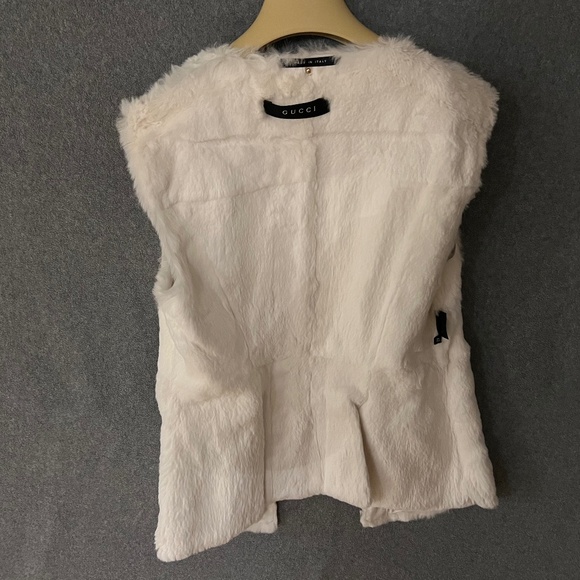 Vintage Gucci White Ski Jacket with Removable Fur Lining - Picture 6 of 13